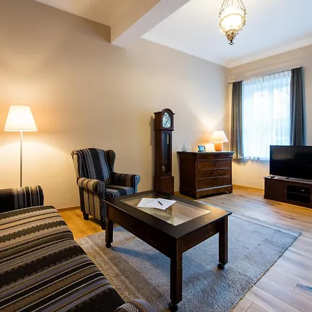 Theophano's Im Kornmarkt Daire